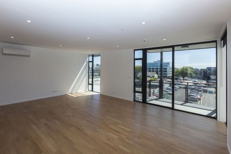 Photo of property in 1/50 Kilmore Street, Christchurch Central, Christchurch, 8013