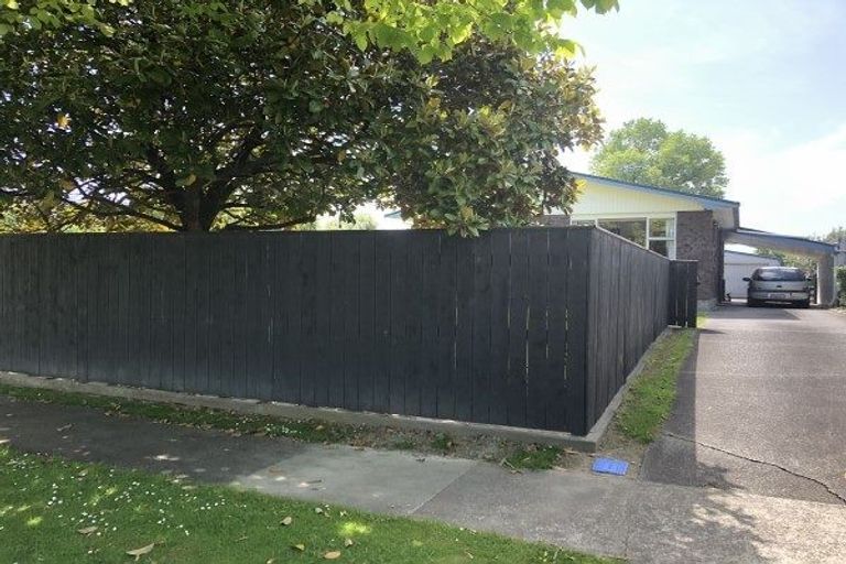 Photo of property in 60 John F Kennedy Drive, Milson, Palmerston North, 4414