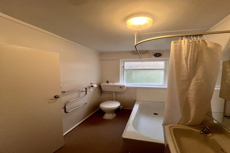 Photo of property in 9 Epsom Way, Karori, Wellington, 6012