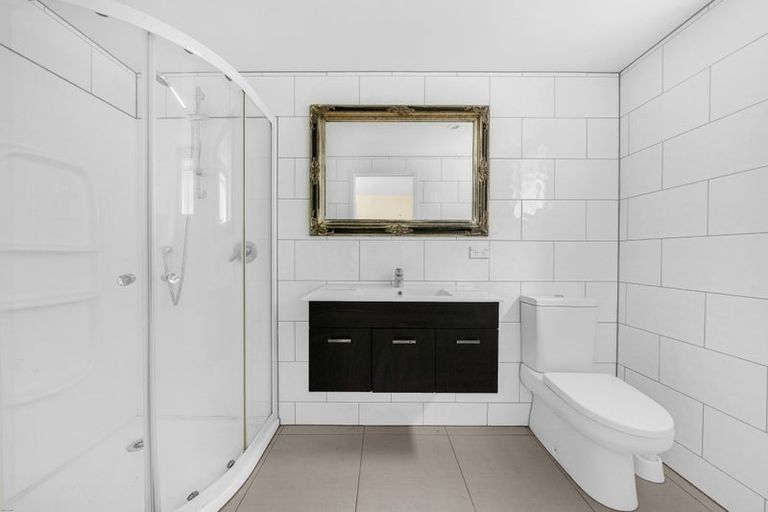 Photo of property in 68 Beechdale Crescent, Pakuranga Heights, Auckland, 2010