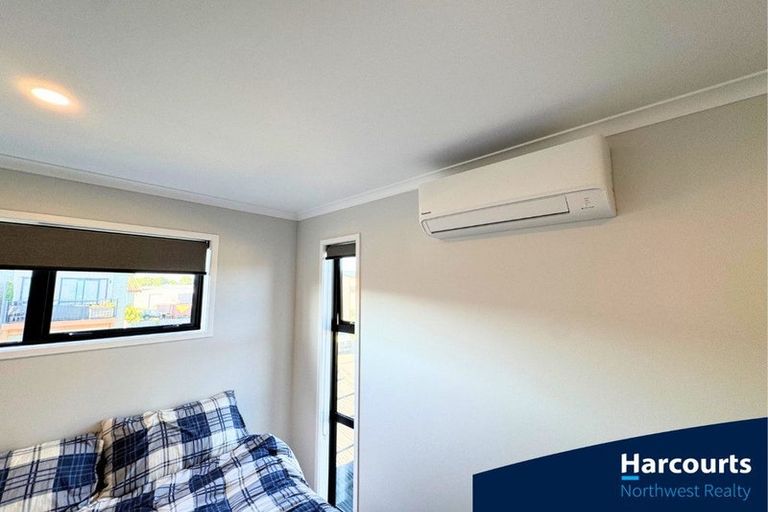 Photo of property in 4 Kumerahou Street, Kumeu, 0810