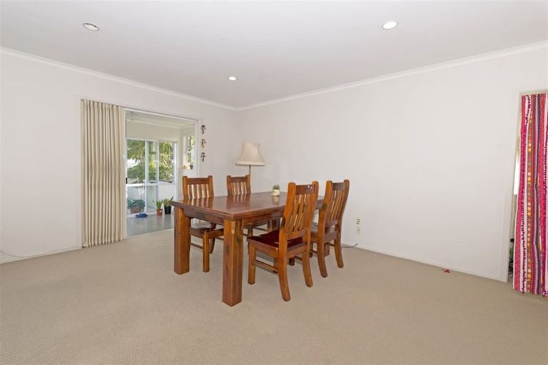 Photo of property in 306 Sunset Road, Windsor Park, Auckland, 0632