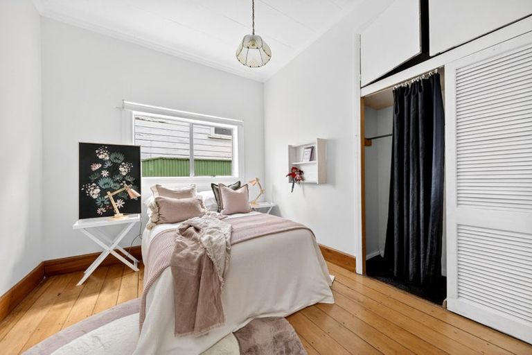 Photo of property in 69 Holloway Street, Carterton, 5713