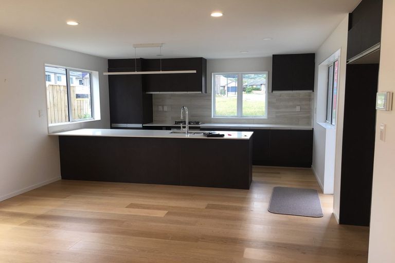 Photo of property in 22 Pikao Place, East Tamaki, Auckland, 2016
