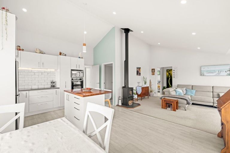 Photo of property in 1 Colenso Place, Otaki Beach, Otaki, 5512