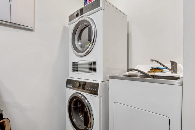 Photo of property in 33 Limbrick Crescent, Wigram, Christchurch, 8042