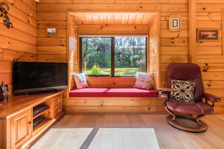 Photo of property in 143 Woodlands Park Road, Titirangi, Auckland, 0604