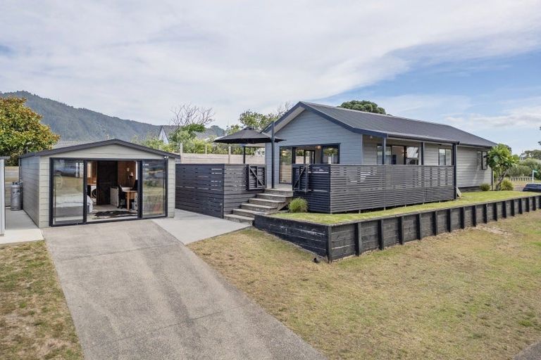 Photo of property in 2 Prescott Place, Pauanui, Hikuai, 3579