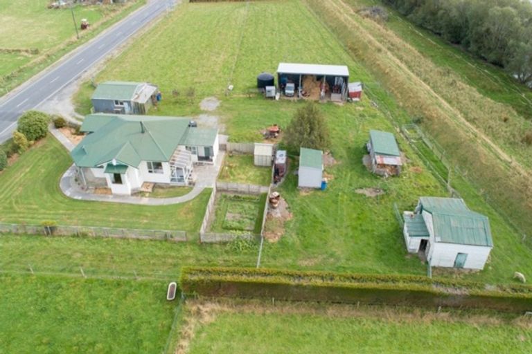 Photo of property in 27 Old Coach Road, Mataura, Gore, 9772