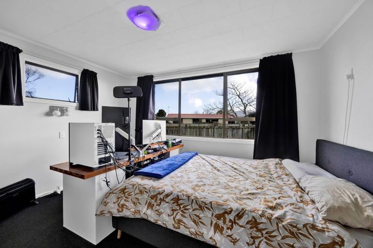 Photo of property in 6 Kamahi Avenue, Hawera, 4610