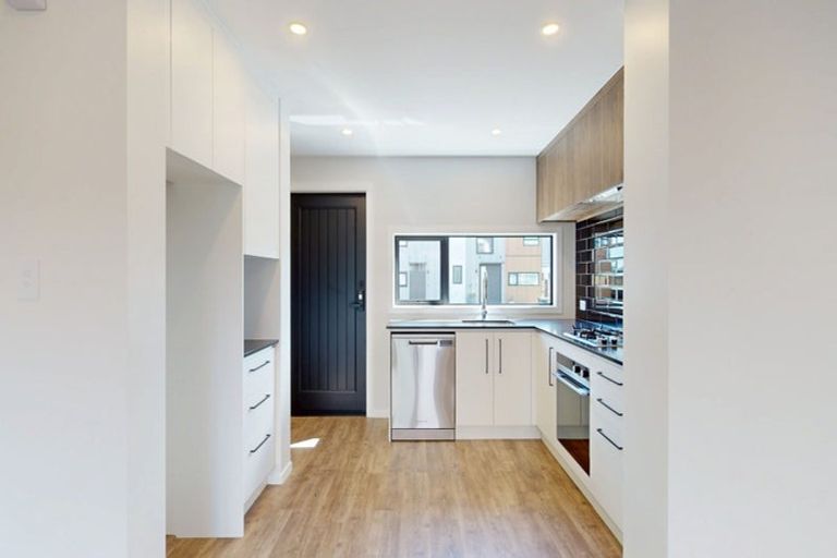 Photo of property in 7 Teak Street, Wallaceville, 5018