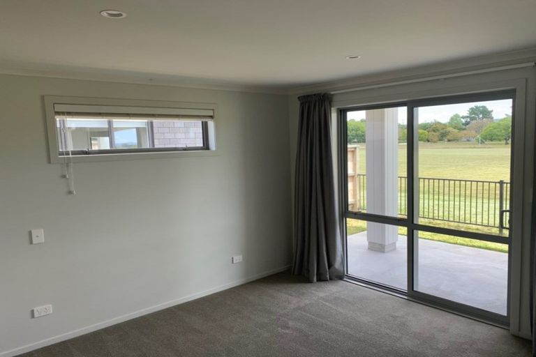 Photo of property in 22 Richardson Road, Omokoroa, 3114