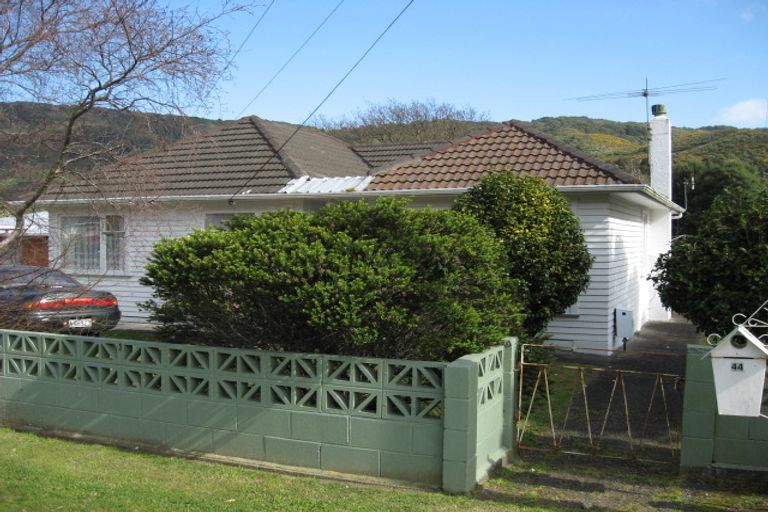 Photo of property in 44 Wood Street, Wainuiomata, Lower Hutt, 5014
