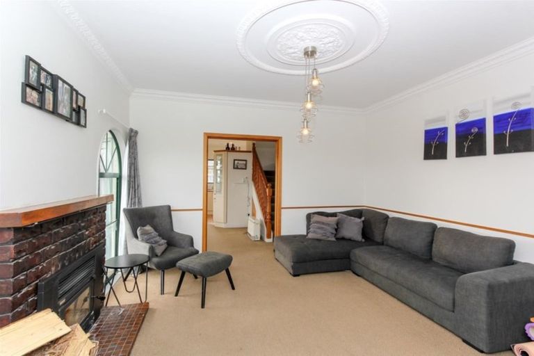 Photo of property in 1 Alberta Road, Glen Avon, New Plymouth, 4312