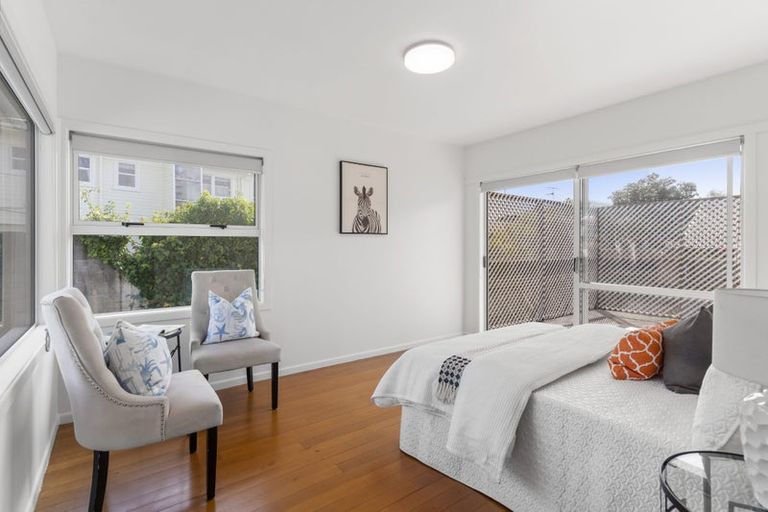 Photo of property in 1/11 Corunna Road, Milford, Auckland, 0620