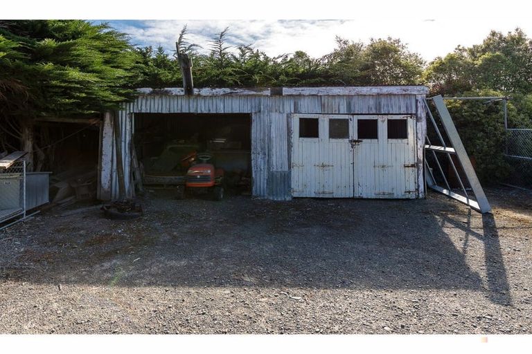 Photo of property in 84 Timaru Road, Waimate, 7924