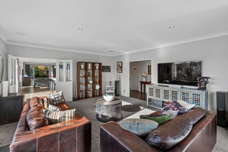 Photo of property in 28 Linkwater Way, Parklands, Christchurch, 8083