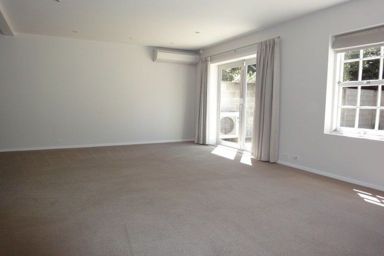 Photo of property in 7 Kilmore Street, Christchurch Central, Christchurch, 8013