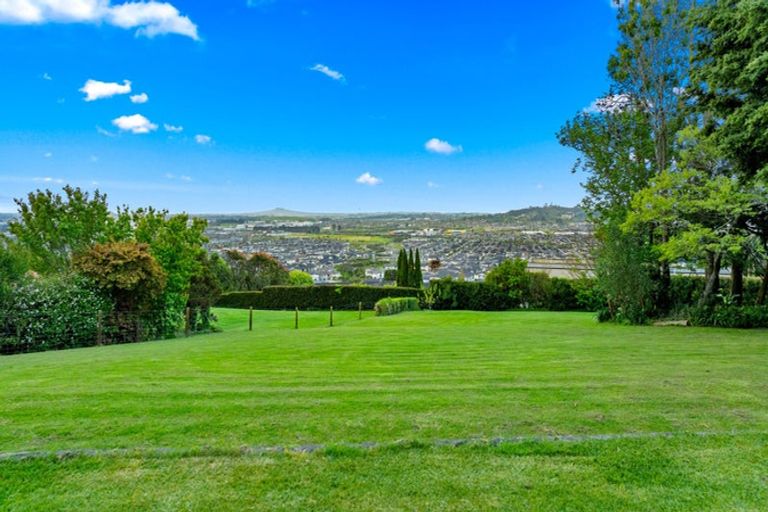 Photo of property in 190 Redoubt Road, Flat Bush, Auckland, 2019