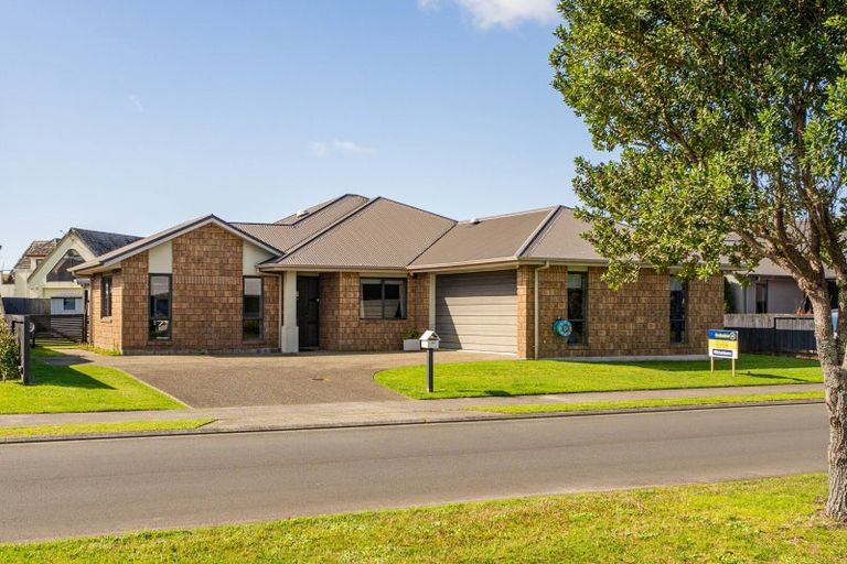 Photo of property in 42 Kupe Drive, Whitianga, 3510