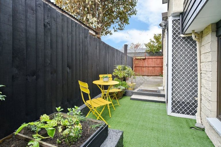 Photo of property in 52a Sevenoaks Drive, Bryndwr, Christchurch, 8053