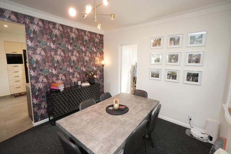 Photo of property in 37 Winston Avenue, Hokowhitu, Palmerston North, 4410