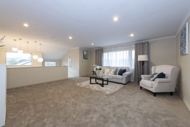 Photo of property in 100 Wayne Francis Drive, Flat Bush, Auckland, 2016