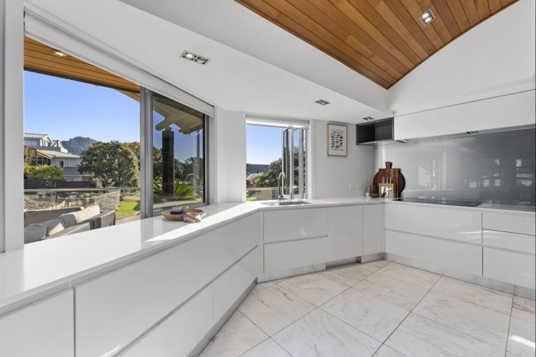 Photo of property in 15 Ngarata Avenue, Mount Maunganui, 3116