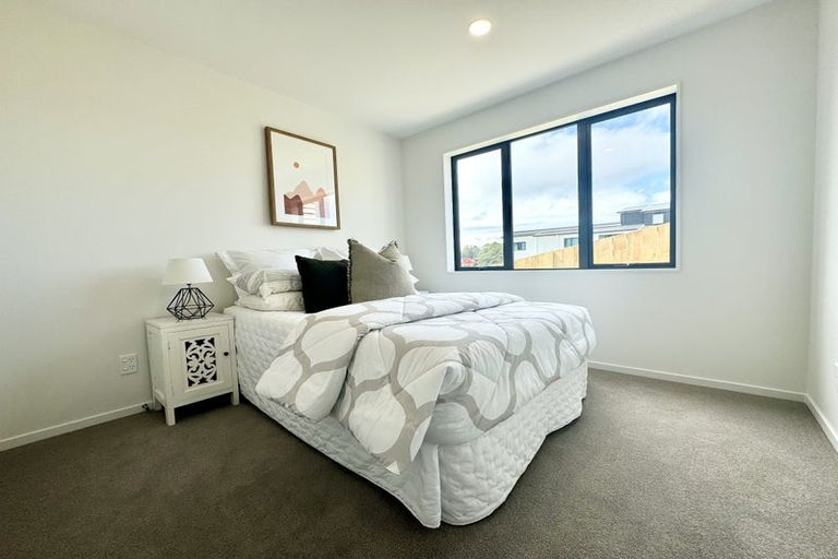 Photo of property in 27 Kotuitui Drive, Wainui, 0992