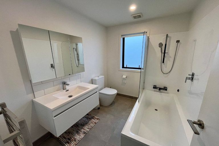 Photo of property in 2/5 Brandon Road, Glen Eden, Auckland, 0602