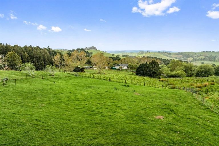 Photo of property in 105 Gorge Road, Maungaturoto, 0520