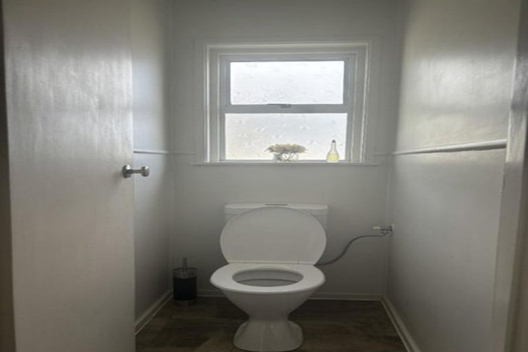 Photo of property in 40 Wrantage Street, Westown, New Plymouth, 4310