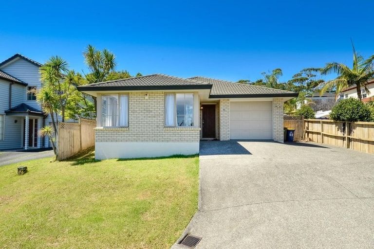 Photo of property in 2/15 Stoneleigh Court, Sunnynook, Auckland, 0632