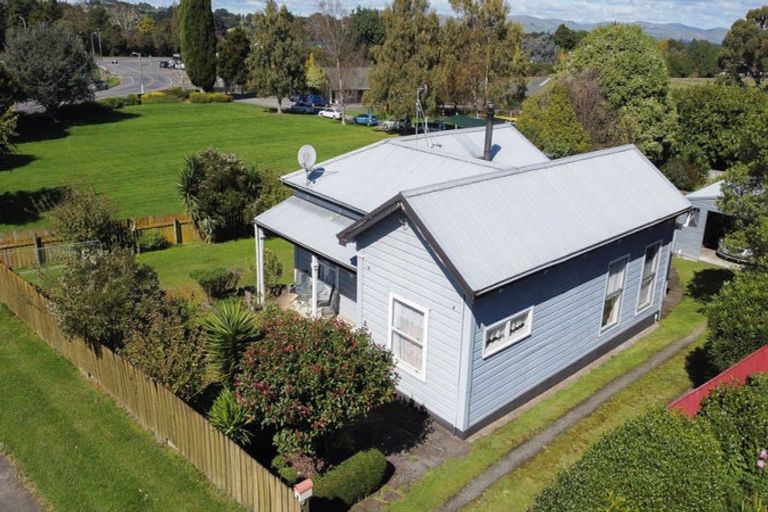 Photo of property in 7 Ruahine Street, Dannevirke, 4930