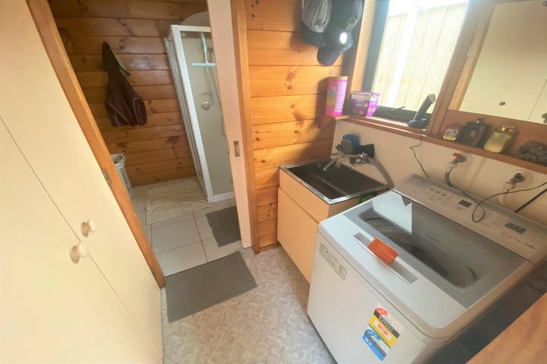 Photo of property in 1/100 Bond Crescent, Forrest Hill, Auckland, 0620