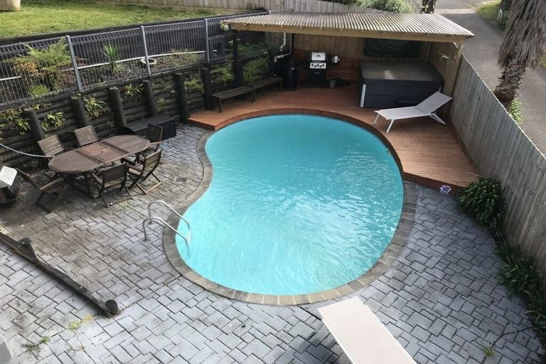 Photo of property in 40 Donovan Avenue, Massey, Auckland, 0614