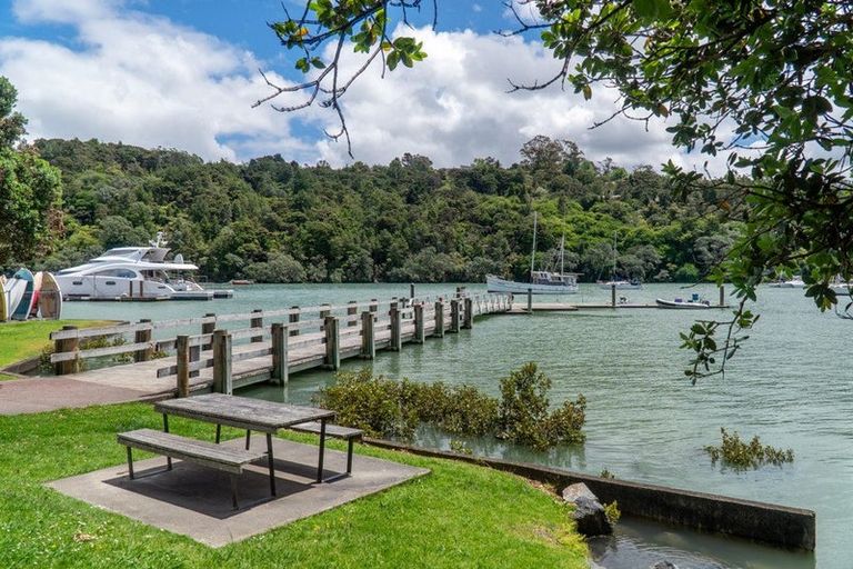 Photo of property in 39b Isobel Road, Greenhithe, Auckland, 0632