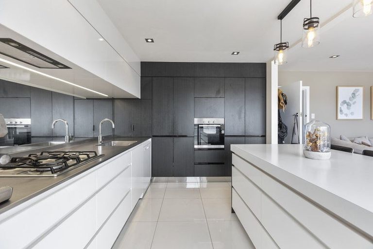 Photo of property in 77 Pohutukawa Place, Bell Block, New Plymouth, 4312