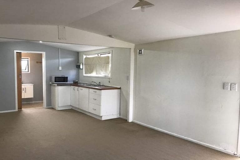 Photo of property in 305 Richardson Road, New Windsor, Auckland, 1041