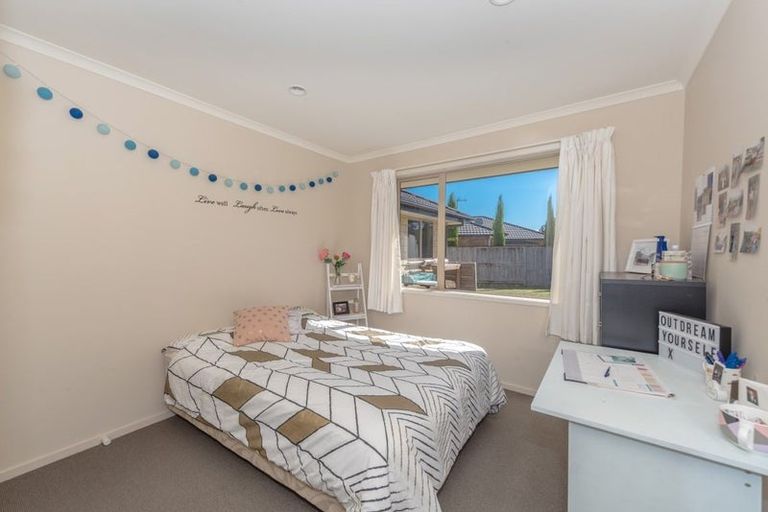 Photo of property in 11 Ravenscourt Place, Huntington, Hamilton, 3210