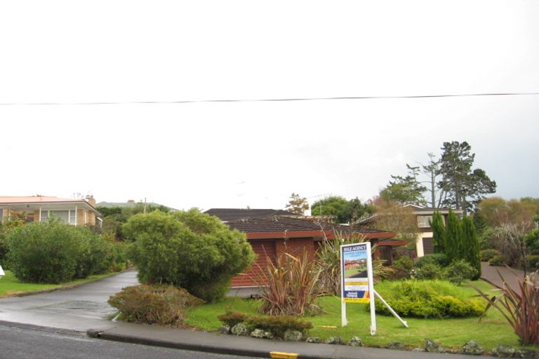 Photo of property in 38 Glenfern Road, Mellons Bay, Auckland, 2014