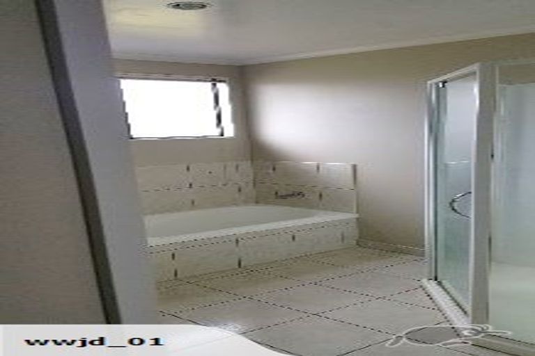 Photo of property in 32 Misty Valley Drive, Henderson, Auckland, 0612