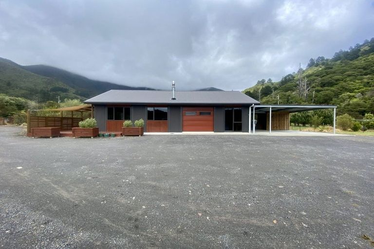 Photo of property in 120 Boons Valley Road, Waikawa, Picton, 7220