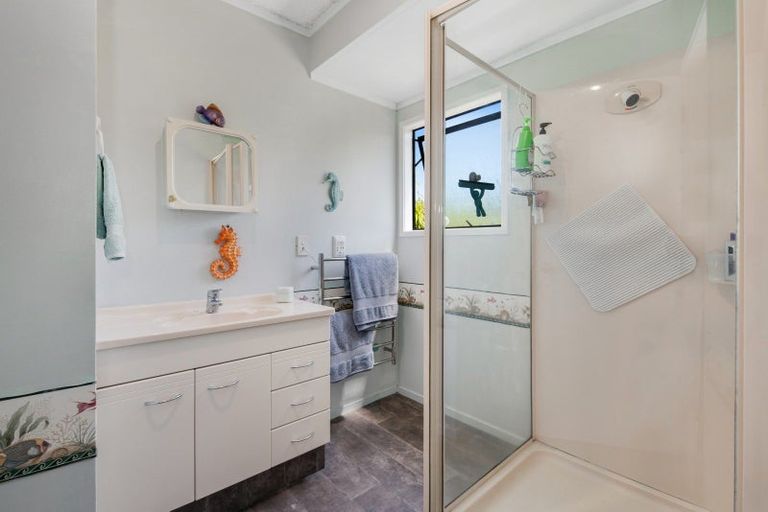 Photo of property in 1/213 Hibiscus Coast Highway, Red Beach, 0932