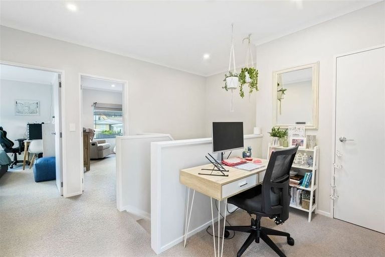 Photo of property in 31 Koura Drive, Red Beach, 0932