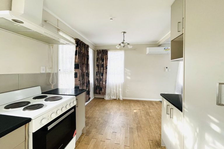 Photo of property in 20 Fiesta Drive, Half Moon Bay, Auckland, 2012