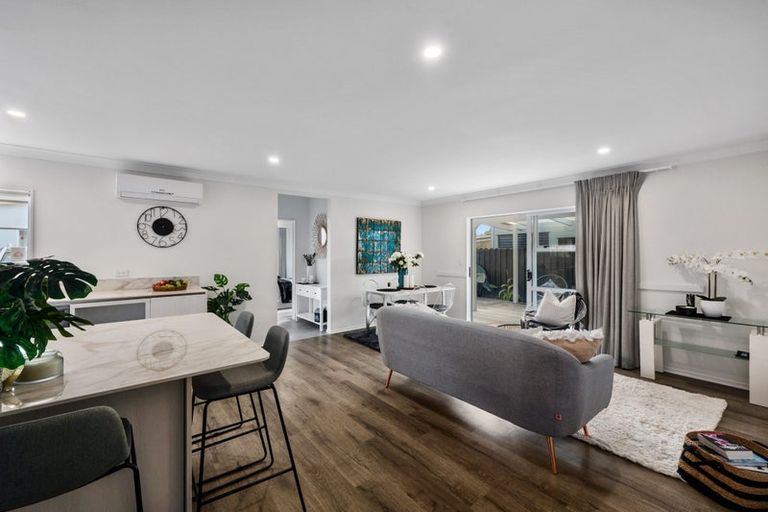 Photo of property in 1/69 Bay Street, Red Beach, 0932