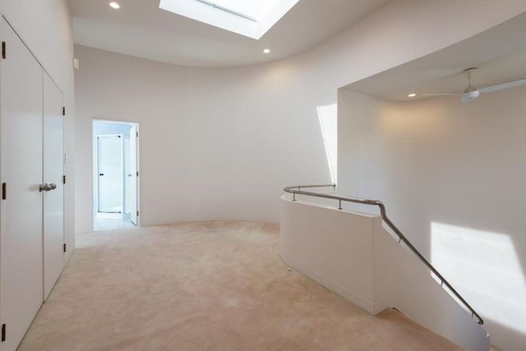 Photo of property in 65 Nevay Road, Miramar, Wellington, 6022