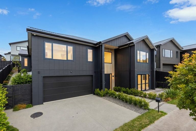 Photo of property in 7 Halcyon Bay Lane, Wainui, 0992