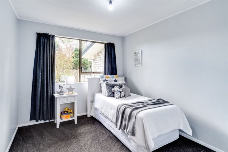 Photo of property in 22 Shanly Street, Waipawa, 4210